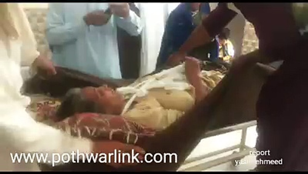 سات ماہ کا بچہ اور ایک چالیس سالہ خاتون ہلاک ہوگئے اور گیارہ افراد شدید