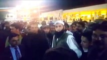 Junaid Jamshed After Attack Talking To Public at Islamabad Airport 27th March 2016