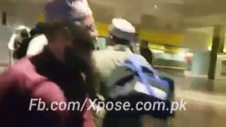 Junaid Jamshed beaten by Aashiqaan e Rasool at Islamabad Airport