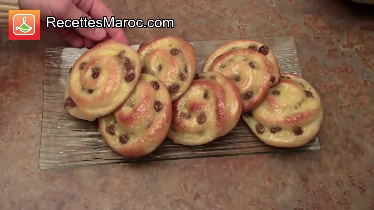 Brioches à la Crème Pâtissière & Raisins Secs - Brioche Raisin Snails - بريوش بالكريمة و الزبيب