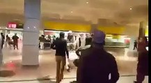 Junaid Jamshed on airport-Gustakh e Hazrat Ayesha RA (JJ Allah say mafi mango)