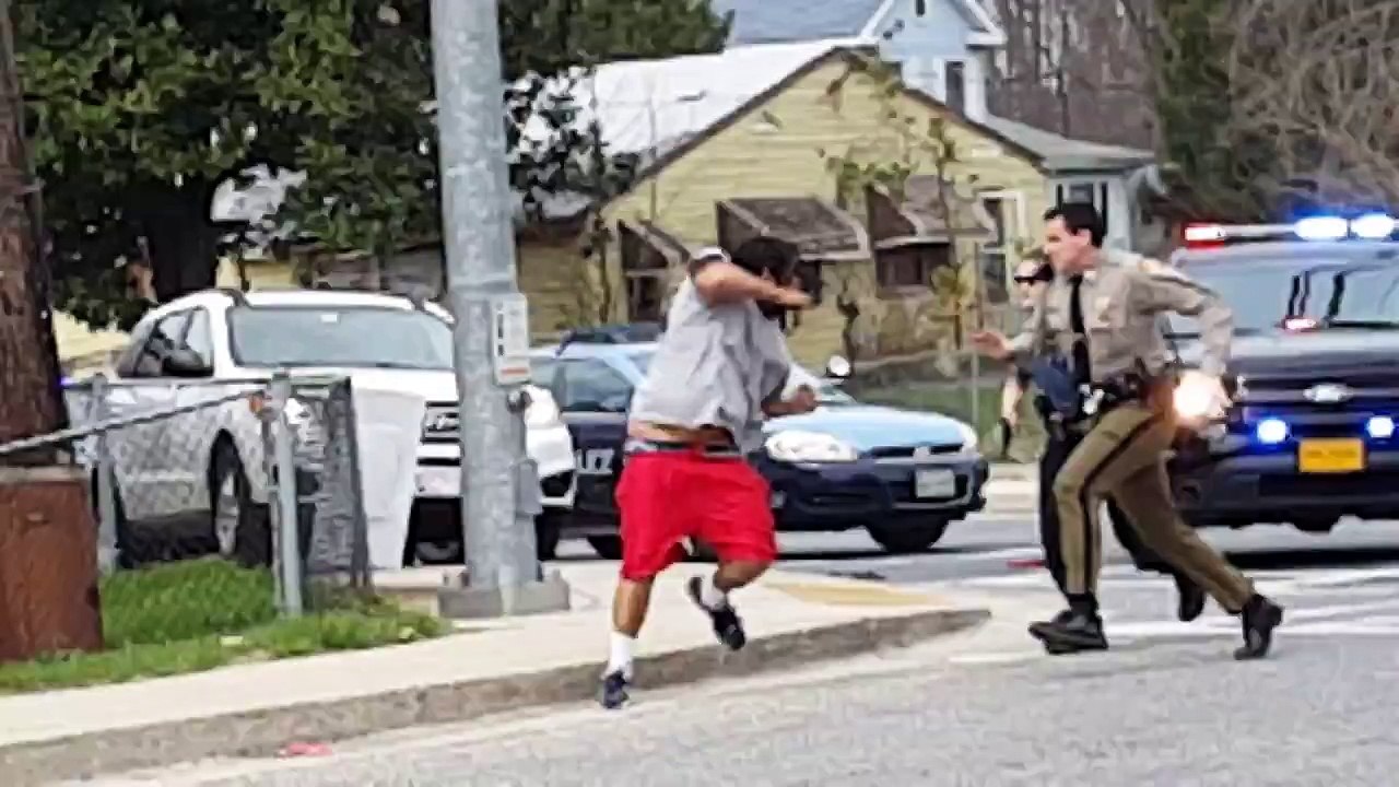 Course poursuite suivie d'une arrestation musclée aux Etats-UNis