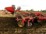 Powerful New Holland T8050   Vaderstad TopDown 500 cultivating