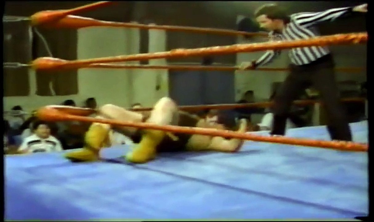 Soldat Ustinov vs Bruce Swan