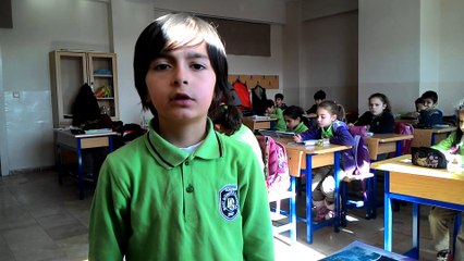 Ahmethan ''güneş ay ve yıldızlar'' adlı kitabı anlatıyor