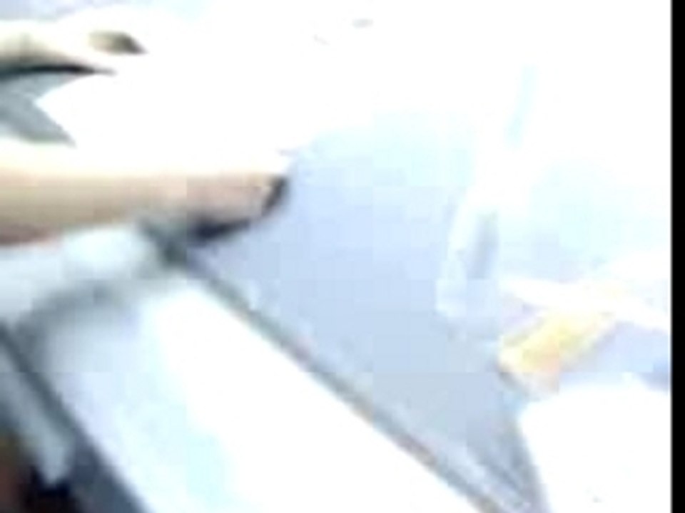 Elle coupe, elle colle, elle est trop forte