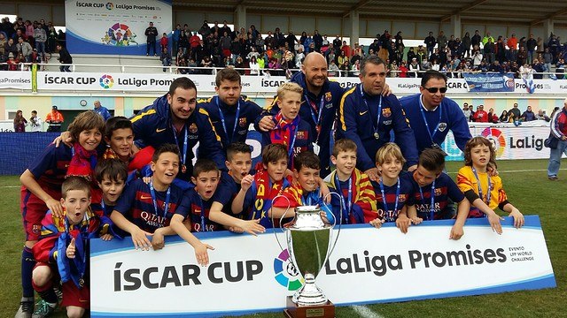 FCB Masia: L'Aleví A guanya el MIC 2016 derrotant el Reial Madrid a la final (2-0)