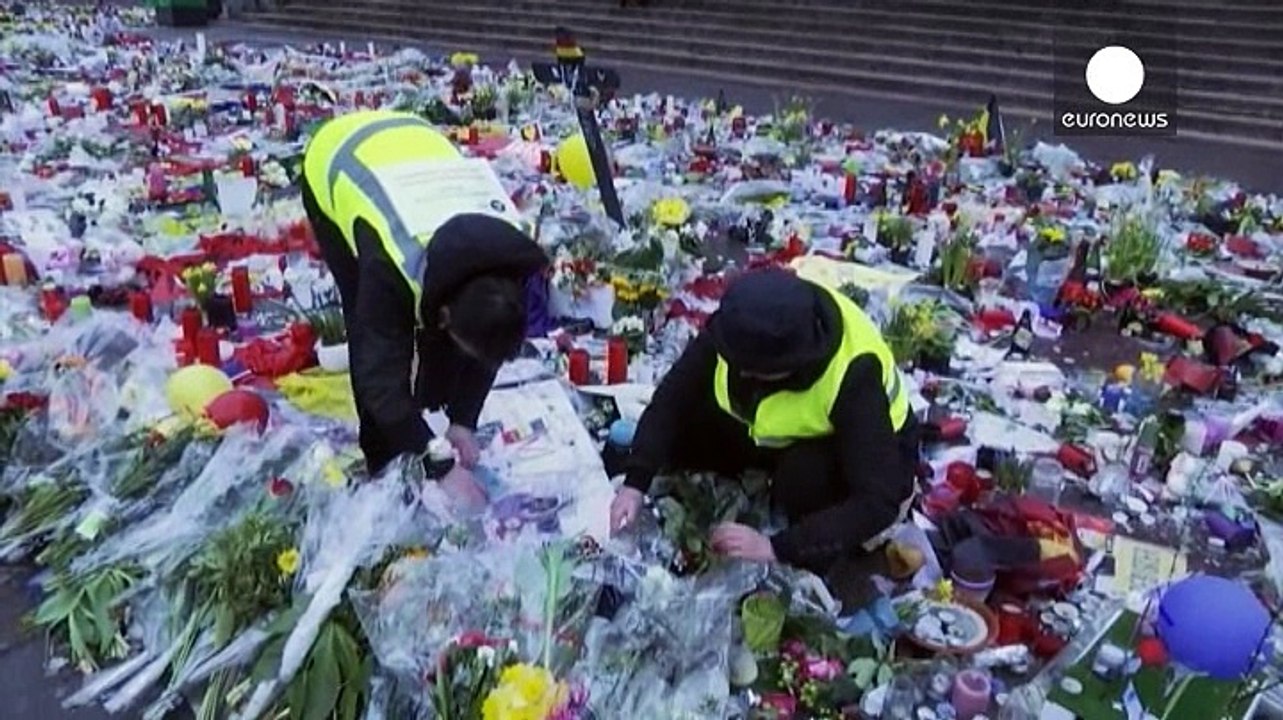 Attentats de Bruxelles : les messages de la place de la Bourse vont être conservés