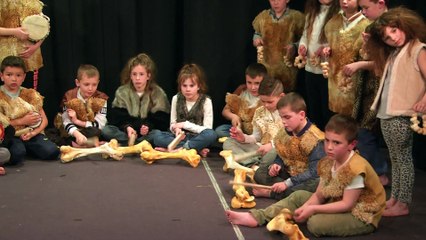 Camion des mots - Classe de CE2 Groupe 2 École primaire de Courtenay (45)
