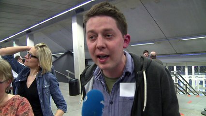 حفلة للمغني الفرنسي جوني هاليداي في بروكسل من اجل "البقاء حيا"