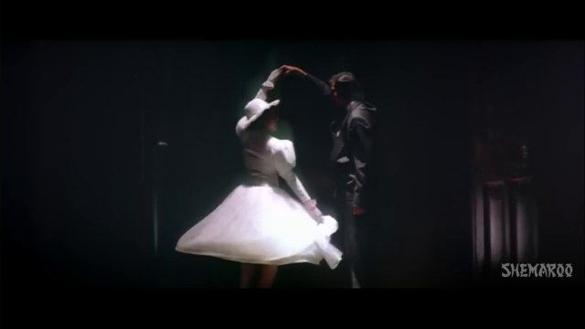 Gun Gun Karta Aaya - Amrish Puri - Revathi - Muskurahat Songs - Kumar Sanu - Sadhana Sargam