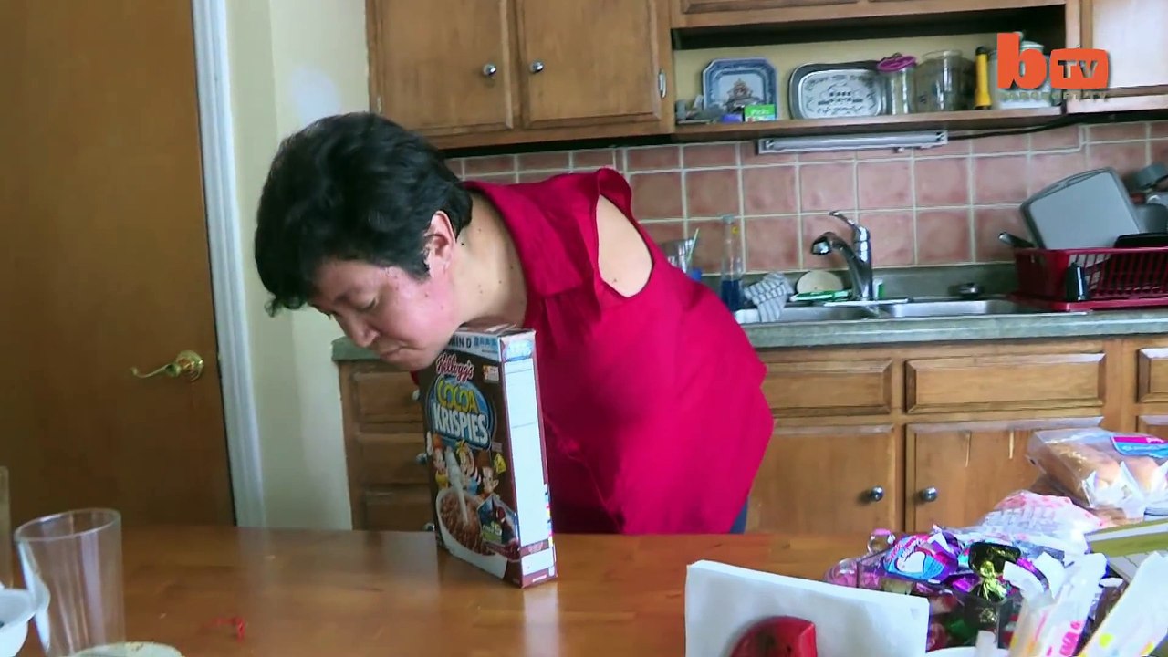 Cette mère et son fils sont nés sans bras. Quand on voit ce qu’ils arrivent à faire ensemble? C’est inspirant!