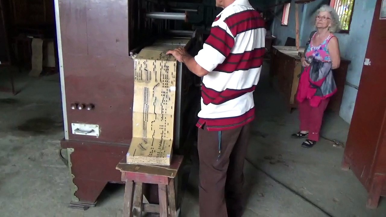 Fabrique d'orgue de barbarie à Cuba