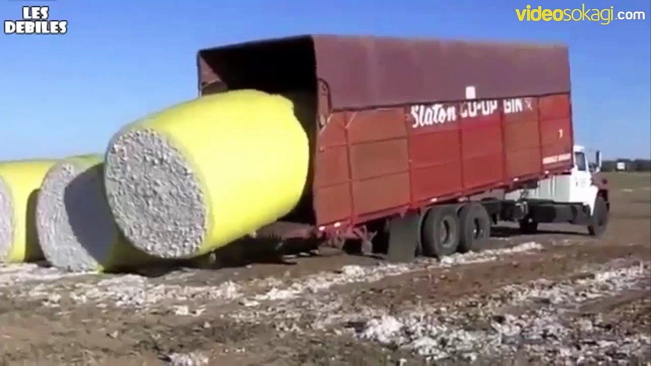 Bu kamyon şoförü tam bir sanatçı. Yok böyle birşey...