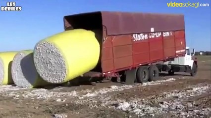 Bu kamyon şoförü tam bir sanatçı. Yok böyle birşey...