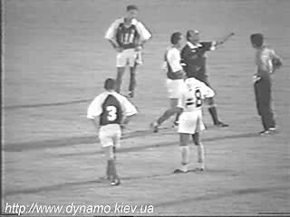 combat entre joueurs et arbitres