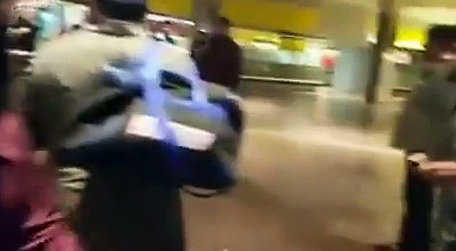 Junaid Jamshed attacked at Islamabad airport for Controversial Remarks on Bibi Aisha (R.A)