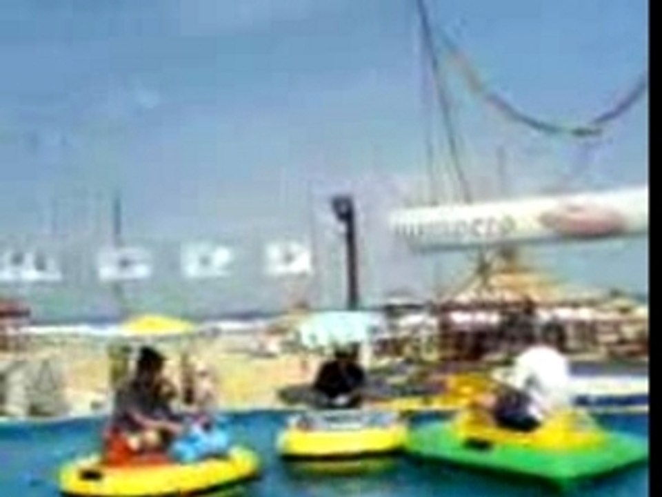 Bulgarien2007 - 'JetSki'-Battle auf einem Pool