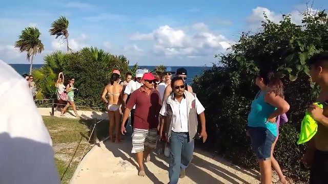 Justin Bieber Pulls Down Pants And Bares Butt In Mexico