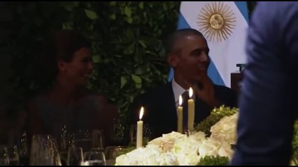 Video herunterladen: Obama Tango Dance: US President Obama Dances Tango During State Dinner in Argentina 3/24/2016