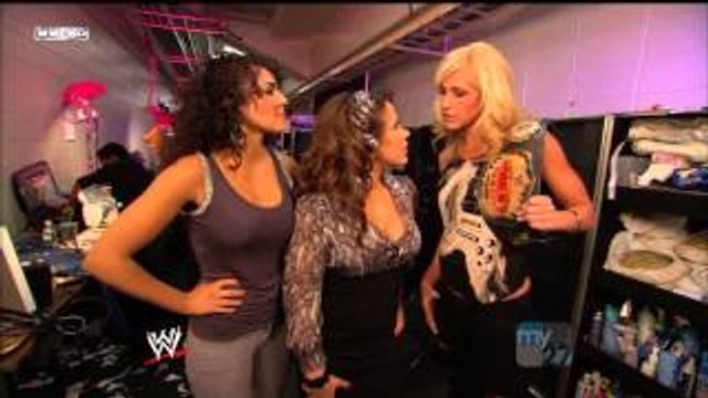 Smackdown 11/6/09 Layla, Michelle McCool & Mickie James Backstage Segment