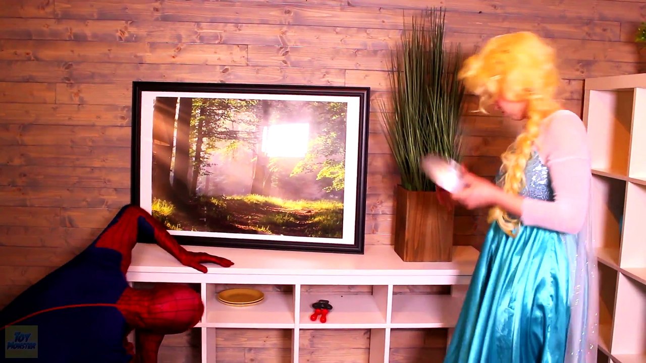 Spiderman & Frozen Elsa vs Joker! Pizza Prank! Funny Superheroes in Real Life -)