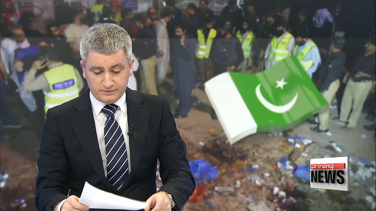 Pakistan suicide bomber strikes park in Lahore, at least 65 dead