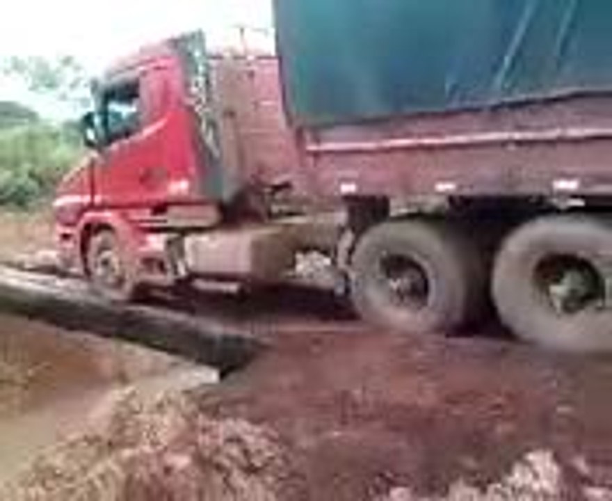 Big Truck Tumbles On Bridge-Top Funny Videos-Top Prank Videos-Top Vines Videos-Viral Video-Funny Fails