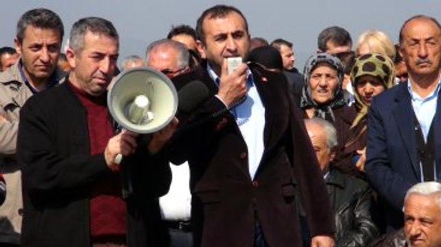 HDP ve CHP'li Vekillerden Mülteciler İçin Yapılan Çadır Kente Protesto