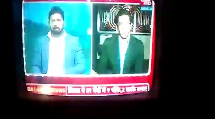 Waseem Akram Attacked in India in Live Program