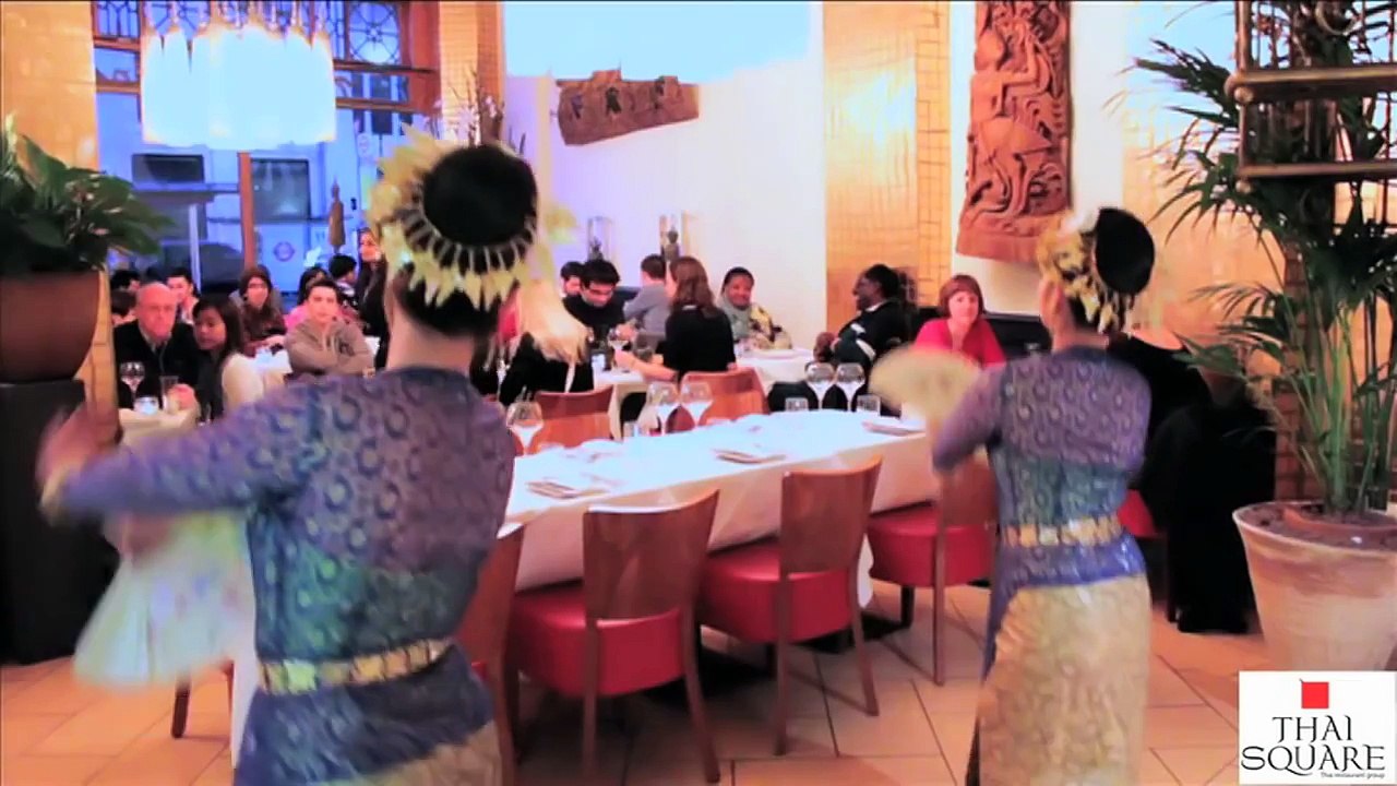 Beautiful Thai dancing in Thai Square Restaurant
