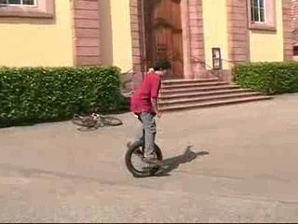 Première vidéo de Monocycle