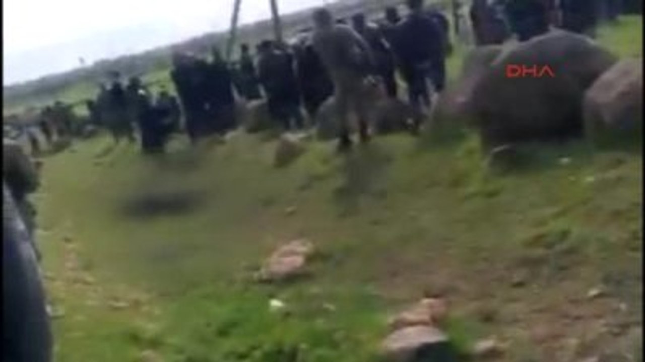 Siverek'te Askeri Araca Bombalı Tuzak Kuran Pkk, 3 Askeri Yaraladı, 1 Muhtarı Şehit Etti