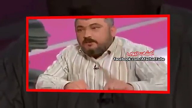 مسخرة فتاة تخلع الحجاب على المباشر وتهديه لرجل دين أمامها....أترك لكم التعليق