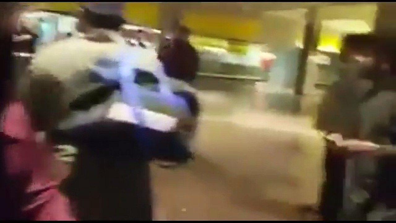 Junaid Jamshed Beaten up at Islamabad airport by Mullah's