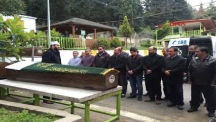 Kocaeli - Kimsesi Olmayınca Mezarlık Çalışanları Cenaze Namazını Kıldı