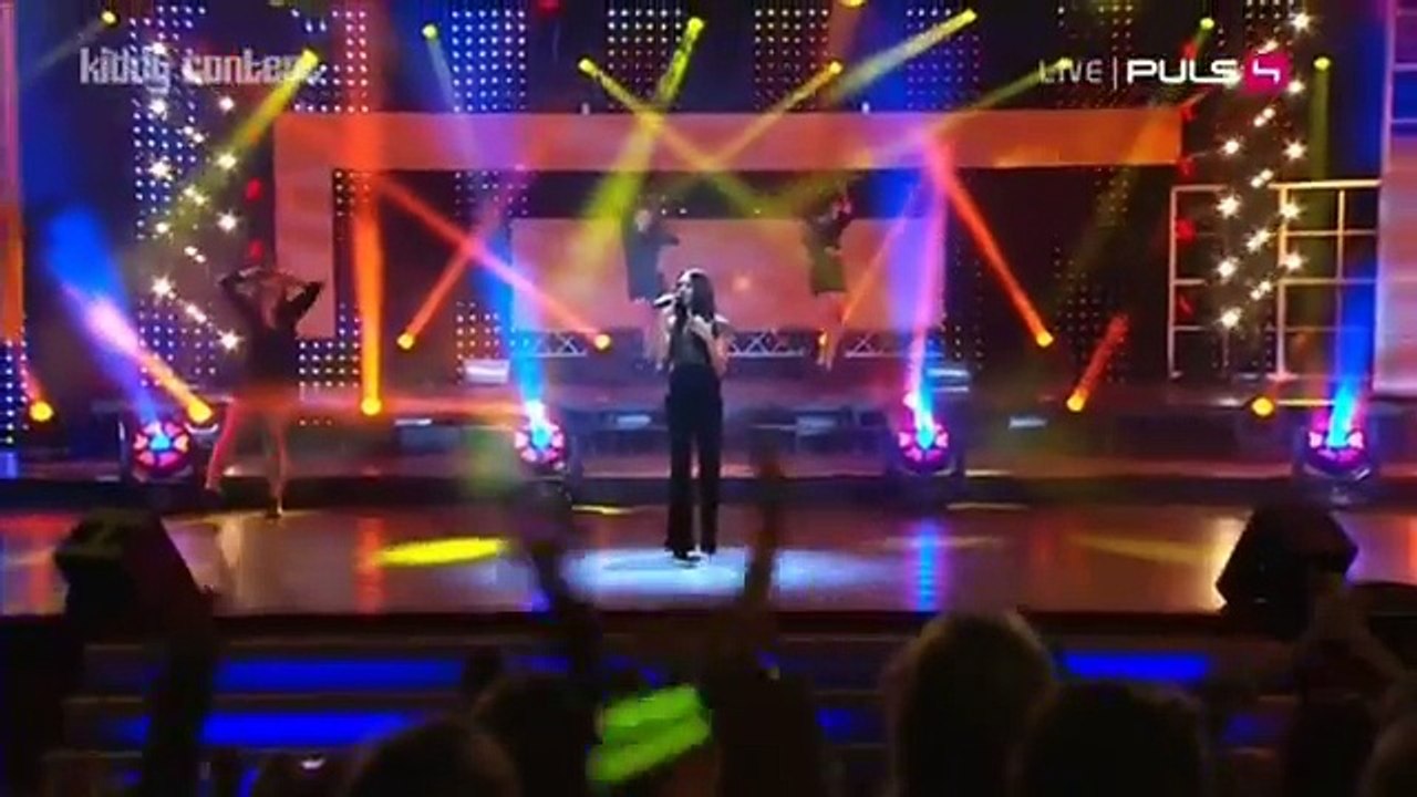 Conchita Wurst mit 'Firestorm' beim Kiddy Contest, 7.11.15