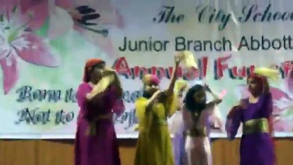 kids performance at arfah public school malkan abbottabad(mene tumhari gager se kabi pani piya tha)