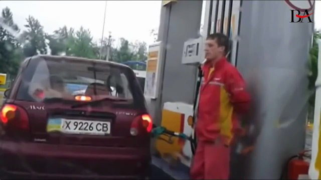 Авто приколы - Девушка за рулём! Баба за рулём!