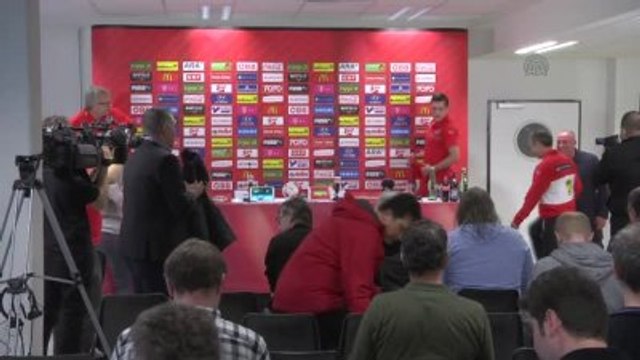 Avusturyalı Futbolcu Zlatko Junuzovic, Türkiye Maçı Öncesi Basın Toplantısı Düzenledi