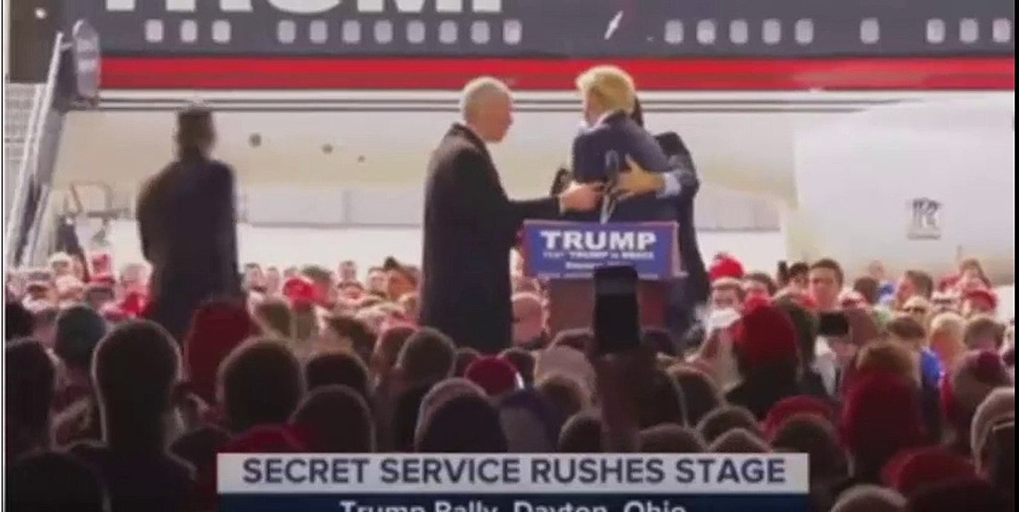 Secret Service agents Protect Donald Trump at Trump Rally in Dayton Ohio