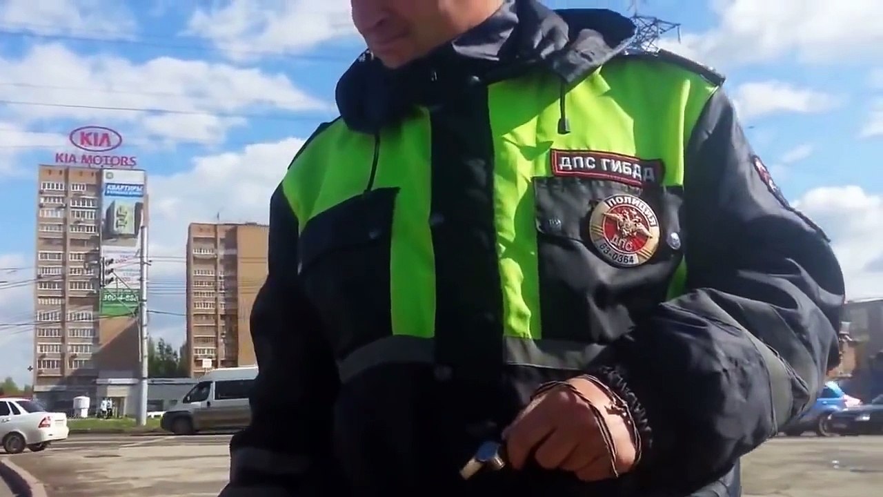 ДПС Щас сниму форму и пополам тебя переломаю осла