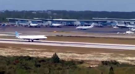 Un avion de la compagnie JetBlue atterrit sans train avant aux Bahamas