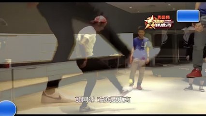 Cristiano Ronaldo fait le show avec une balle de tennis