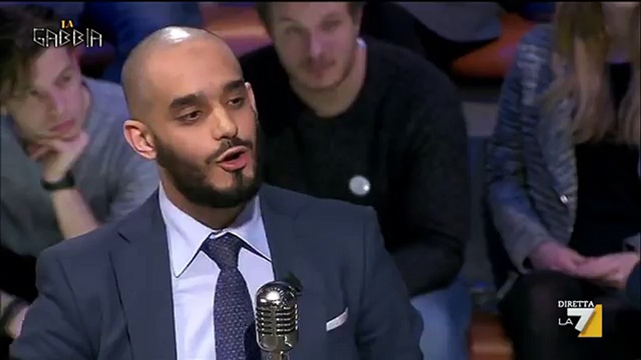 Paragone difende Salvini alla Gabbia.Patetico!