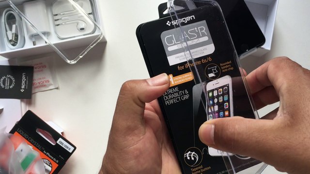 Présentation coque et verre trempé Spigen