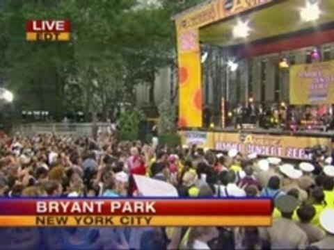 Christina Aguilera - Aint No Other Man Live @ GMA