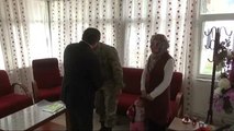 Vali Küçük, Yaralı Askerleri Ziyaret Etti