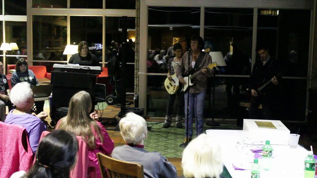 Robert Keefer Second Chance & Alex Swindle do 'Lawdy Miss Clawdy' Sheffield Remembers 2014