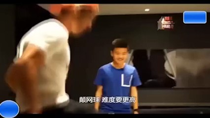 Ronaldo Tenis Topuyla Şov Yaptı!